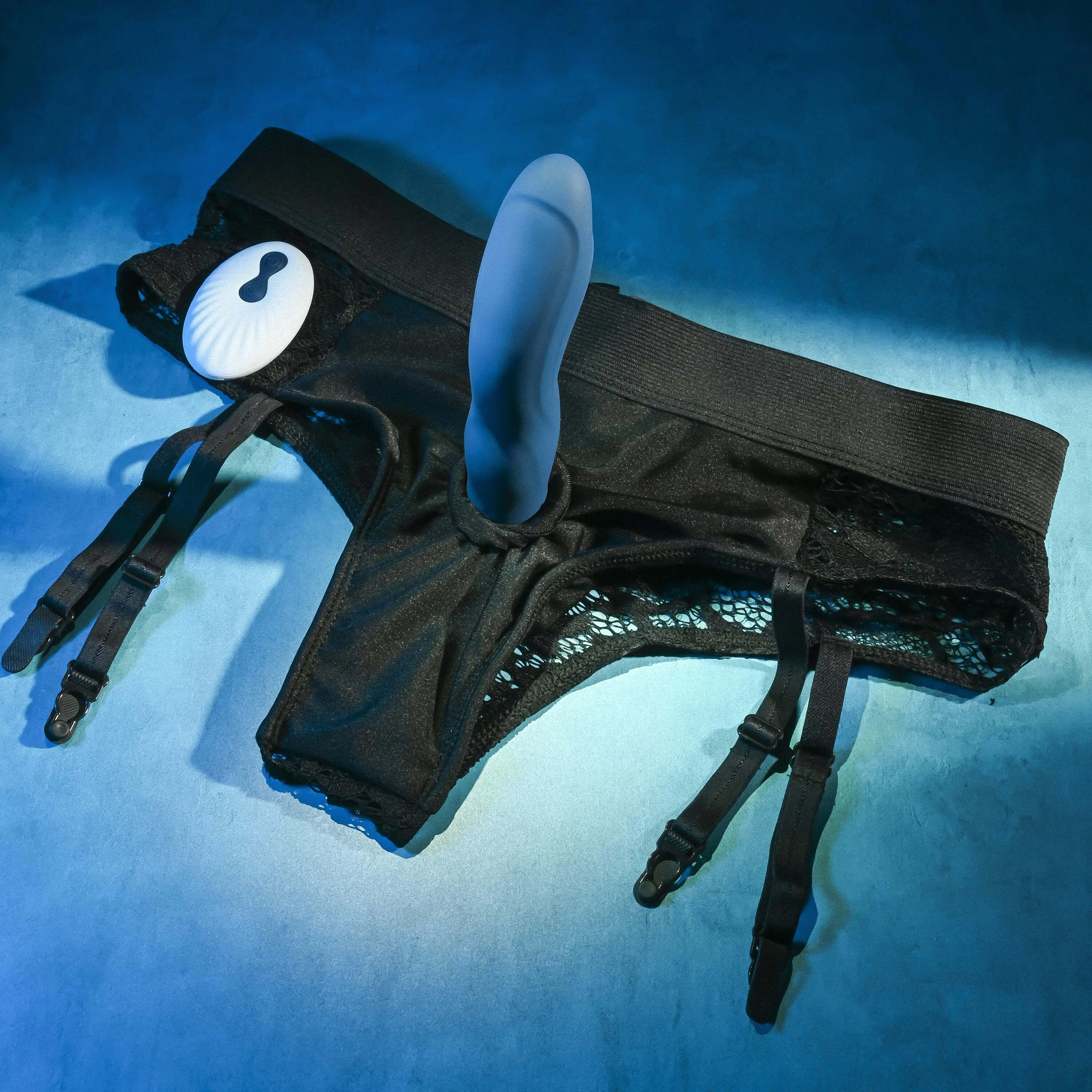 Gender X Snuggle Up Remote Control Strap-On
